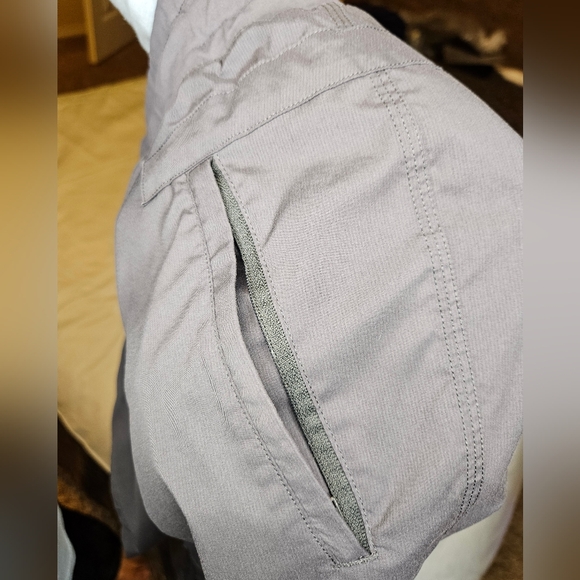 G6. Lululemon Community Pants in Gray - Size 6 - Picture 7 of 11